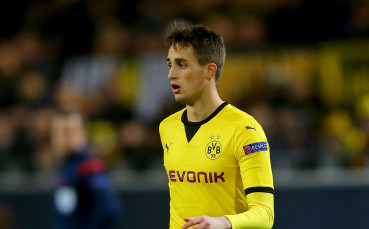 Дортмунд връща Янузай на Ман Юнайтед