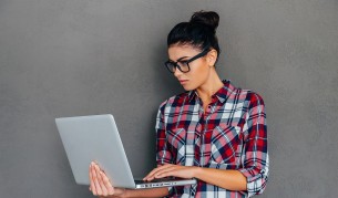 Учени: Периодичното стоене изправени = разходка