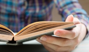 За хората, които имат нужда от приказка и щастлив край