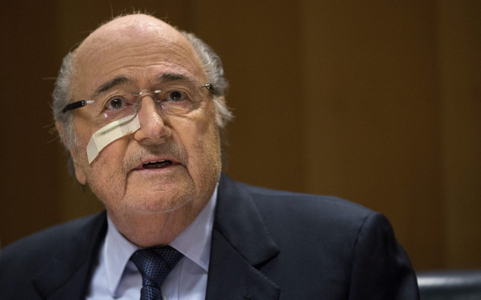 Блатер обмисля съдебни действия срещу ФИФА
