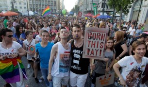 Гърция одобри хомосексуалните бракове