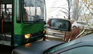 Автобус катастрофира в София
