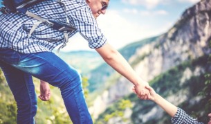 Искането на услуги стимулира приятелството