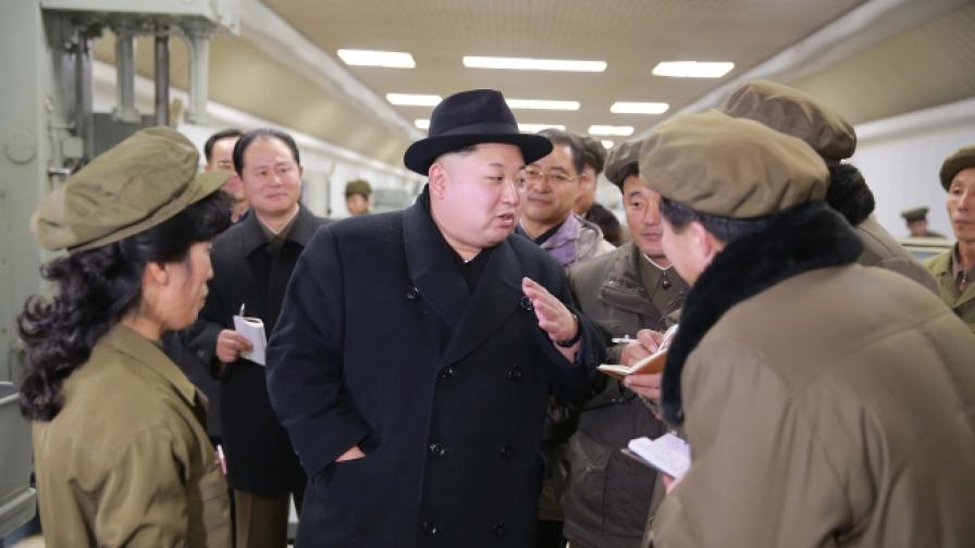 Ким Чен-ун „превъзпитал“ дясната си ръка