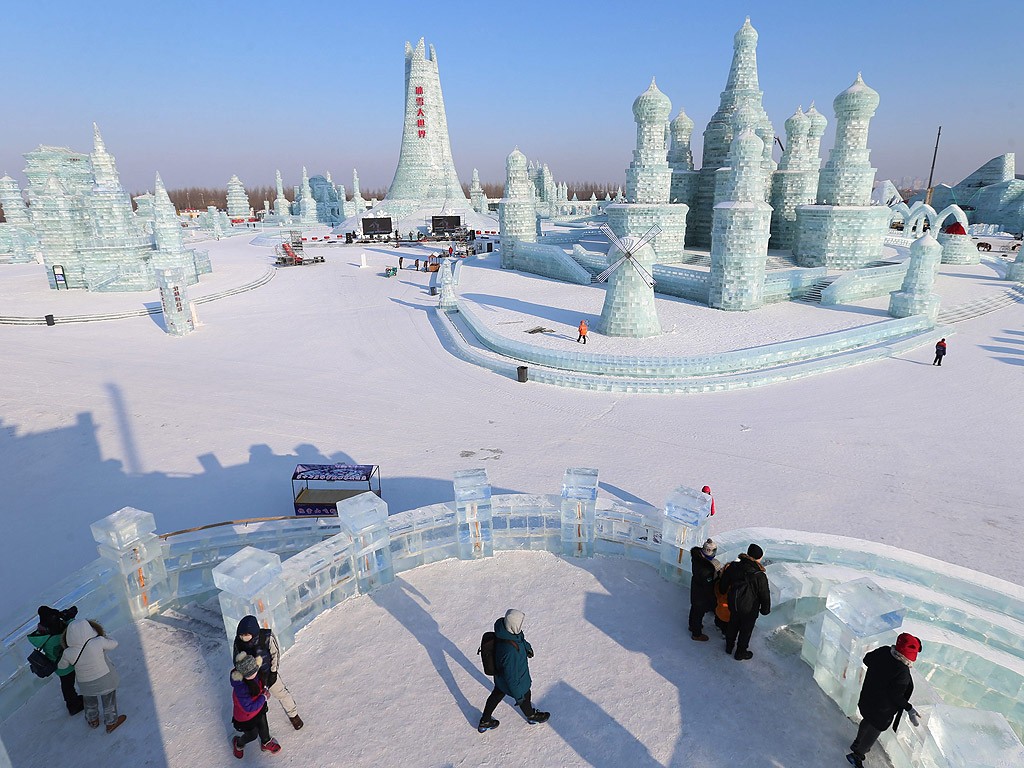 Резултат с изображение за снежни фигури Харбин