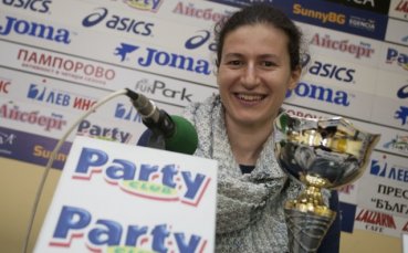 Линда Зечири напред във Варшава, Неделчева - аут