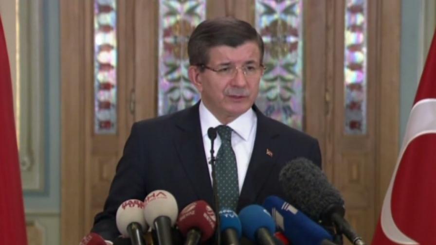 Давутоглу обвини Русия, че помага на „Ислямска държава”