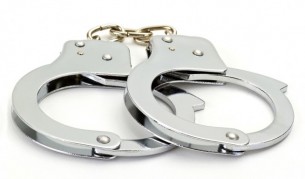 Задържаха педофил, блудствал с малко момиче