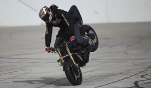 Екстремни трикове с мотори (видео)