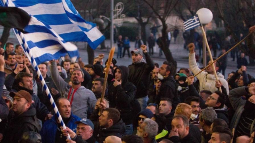 Журналисти се присъединиха към стачките в Гърция