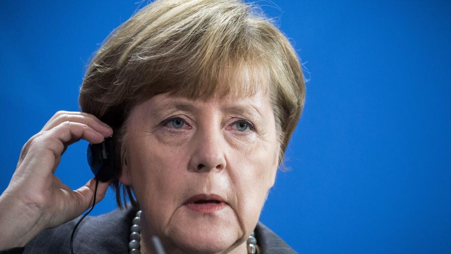 Меркел: Всички бежанци са тук временно