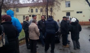 Стрелча на бунт, не вярват на болестите на Евстатиев