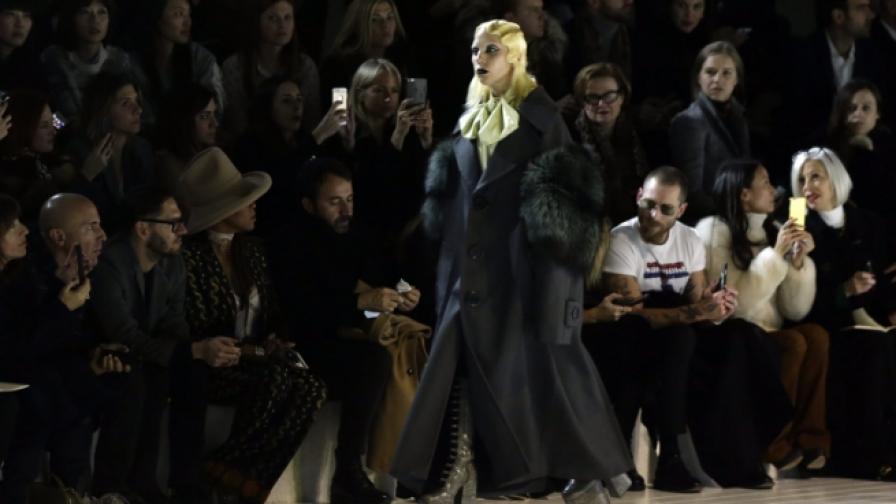 Лейди Гага дефилира на закриването на Седмицата на модата в Ню Йорк