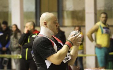 Иванов с титлата на гюле, Дънекова първа на 1500 метра