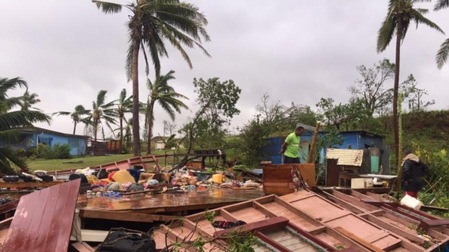 Ураганът „Уинстън” уби 17 души на Фиджи