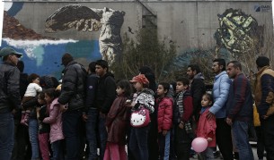 Австрия ще събира по 840 евро такса от бежанците за убежище