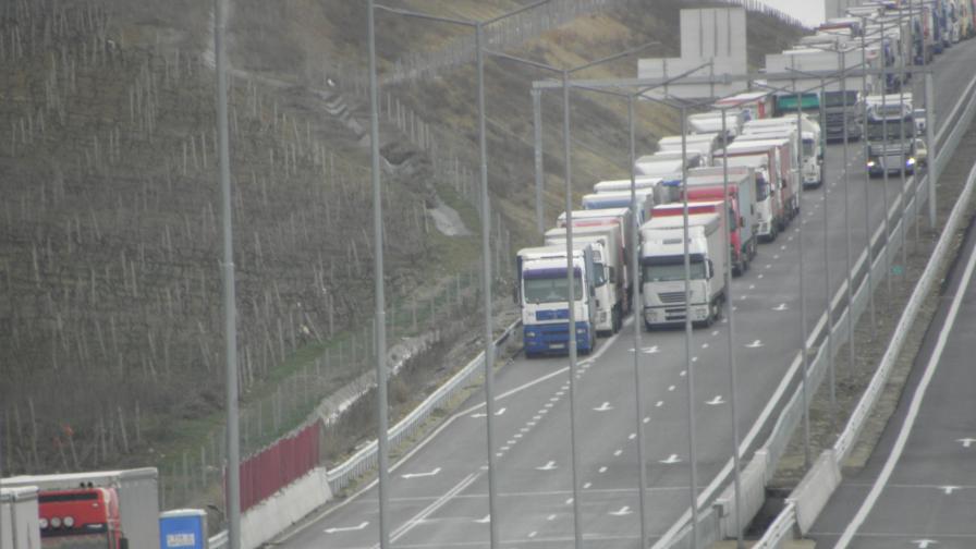 Български шофьор открит в безпомощно състояние в Гърция