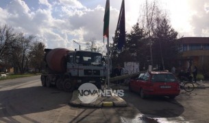 Серия от катастрофи днес, бус уби мъж на пешеходна пътека