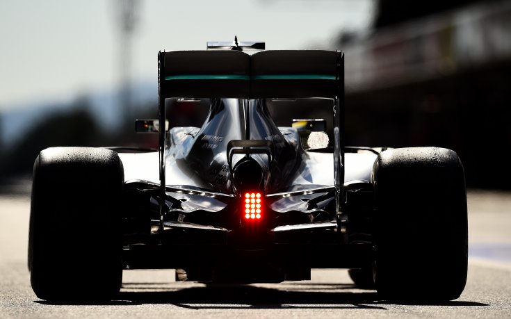 Всички се притесняват от Мерцедес - и с право