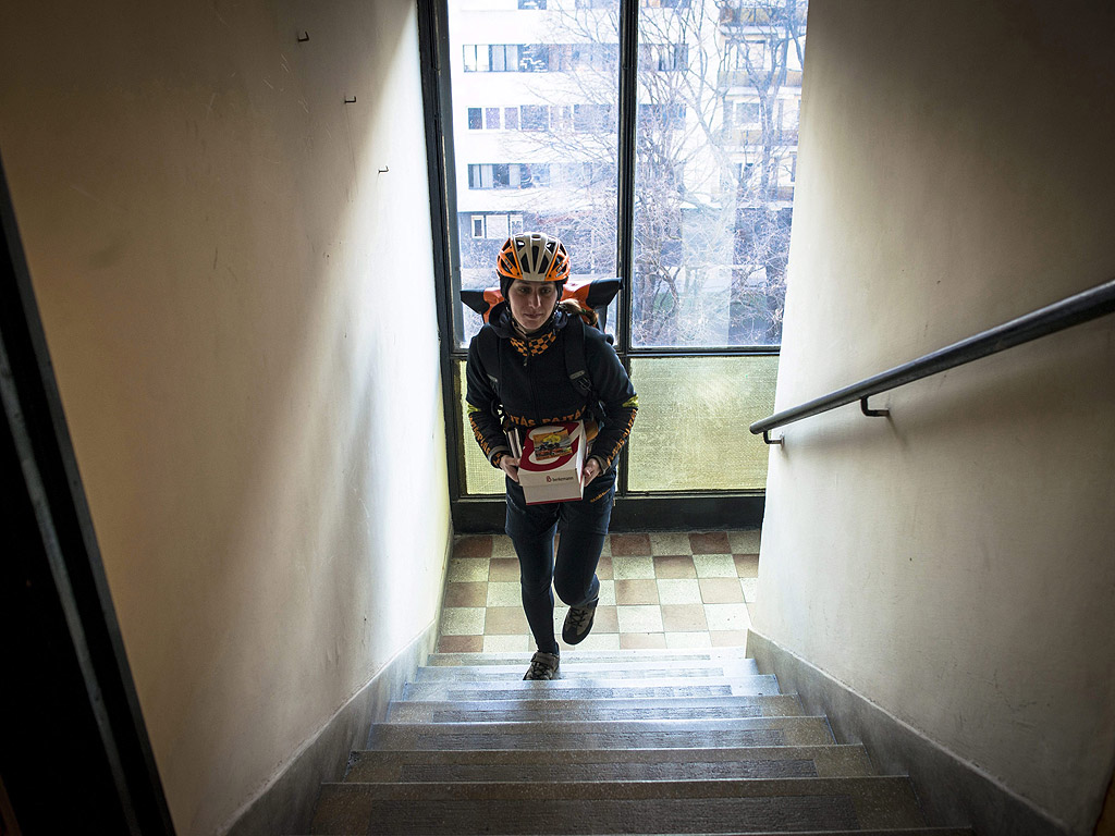 Девет унгарски жени професионалисти, които преследват кариера в професии, доминирани от мъжете.