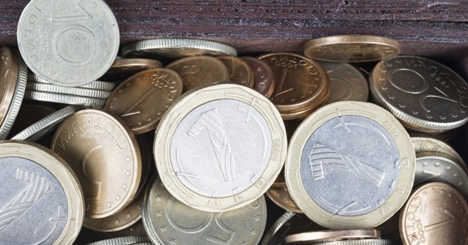 Синдикати настояват минималната работна заплата да не се облага с