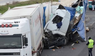 Черен петък на пътя – „Тракия“ блокирана