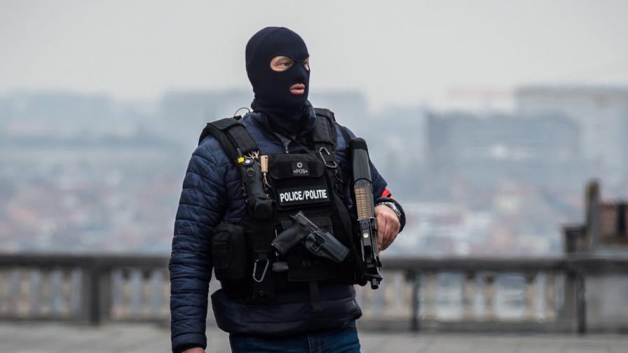 Франция "отглежда" поне 100 гнезда на терористи