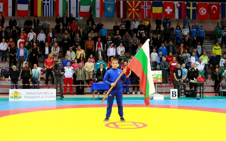 Разгромна загуба за Йоан Димитров на финала на Европейското по борба