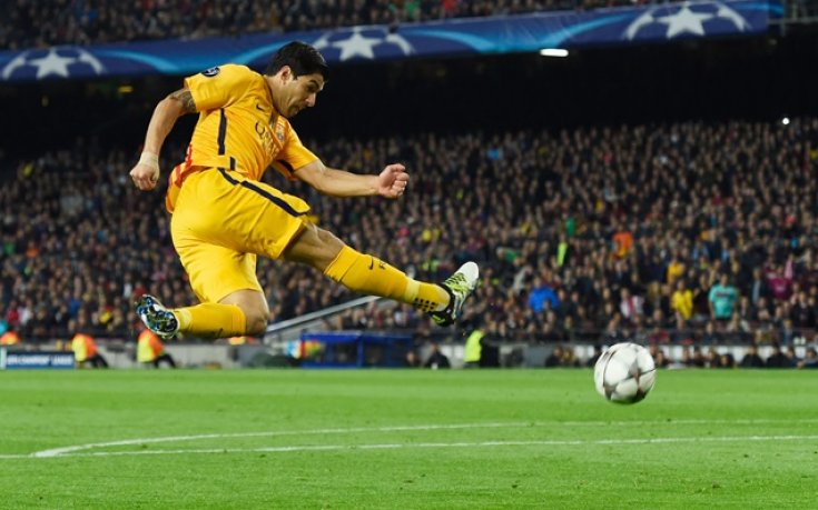 УЕФА може да накаже Суарес за 3 срещи за удара срещу Хуанфран