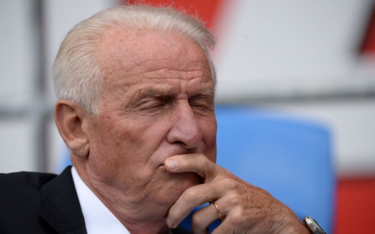 Трапатони не харесва стила 