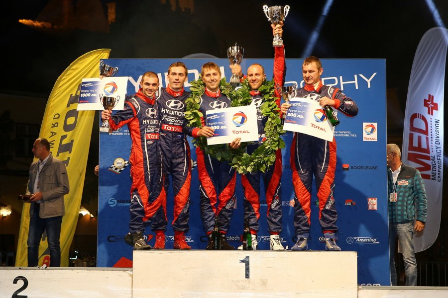 Екипажът Васил Жеков Бойко Шопов спечели първия кръг на Hyundai1