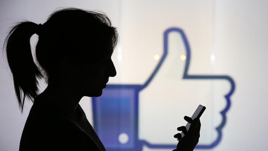 "Фейсбук" призна грешката си, отмени цензурата на историчeска снимка