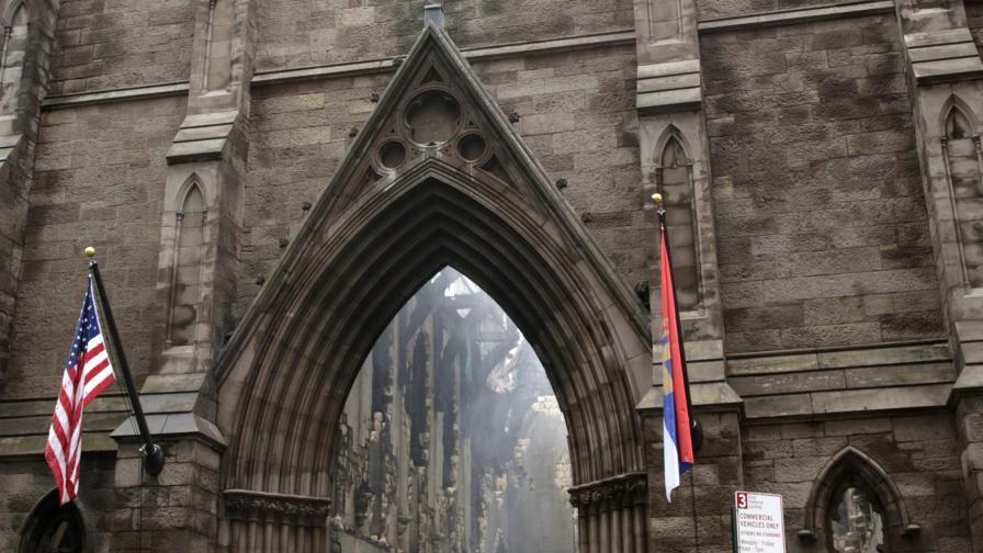 Пожар изпепели най- известния православен храм