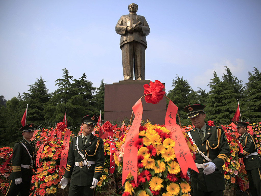 Родния град на бившия китайски комунистически лидер Мао Дзъдун по повод 50-та годишнина на Културната революция.