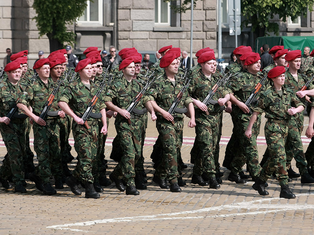 Военния парад в столицата на представителните части на Българската армия