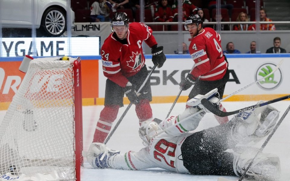 Канада съсипа Унгария на СП по хокей, Русия най-после би