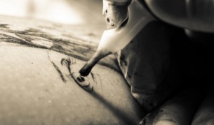 Татуировки на очите. Как реагират възрастните