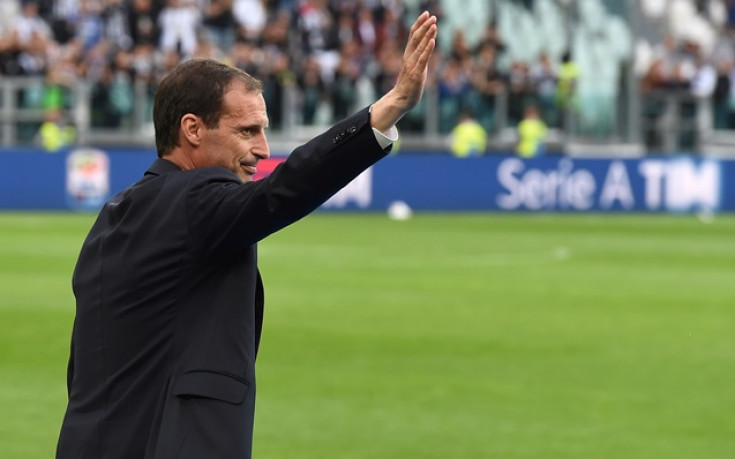 Алегри се изсмя на слуховете, че ще ходи в Барса