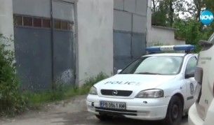 Разследват разстрела на родителите на полицай