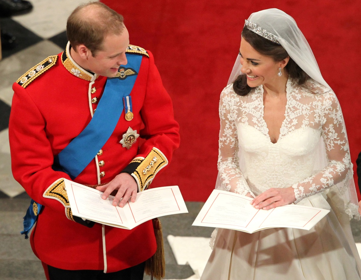 Кейт и Уилям се врекоха във вярност на 29 април 2011 г.<br />
Само за цветята на тържеството си двойката е похарчила 800 хил. долара, а Кейт изглеждаше ослепително в рокля за 434 хил. долара.