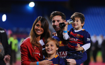 Меси плати 8,3 милиона за апартамент в Париж