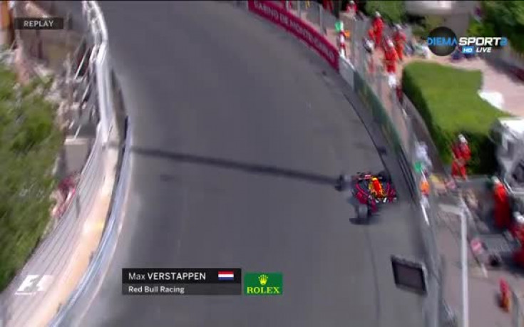 Ферстапен се удари в стена по улиците на Монте Карло