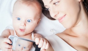 Милиони снимки на бебета във Фейсбук...има причина