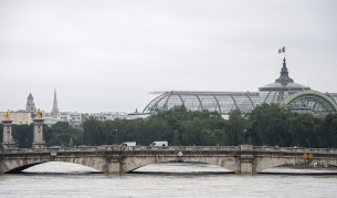 Щети за 1 млрд. евро след пороите във Франция