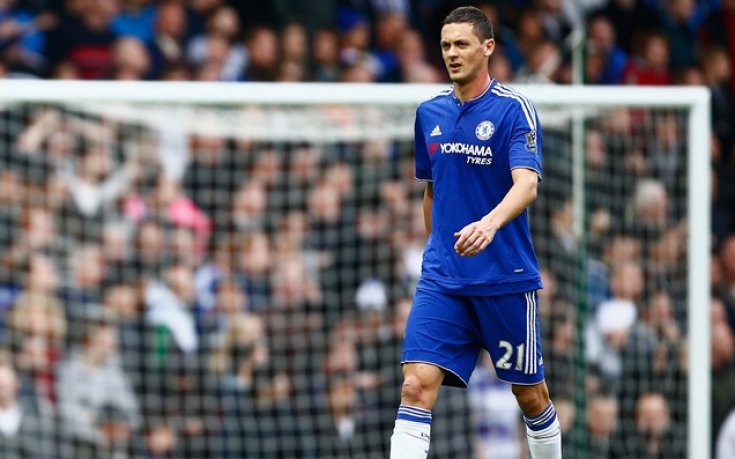 Манчестър Юнайтед привлича до часове халф от Челси