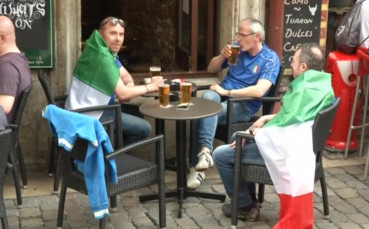Белгийци и италианци си пият бирата, въпреки забраната