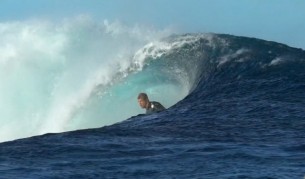 Яхнете вълните с най-добрите сърфисти на остров Фиджи