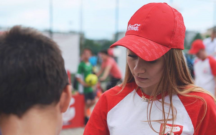 Михаела Маринова и Кристиан Костов за Coca-Cola Cup и общото между музиката и спорта