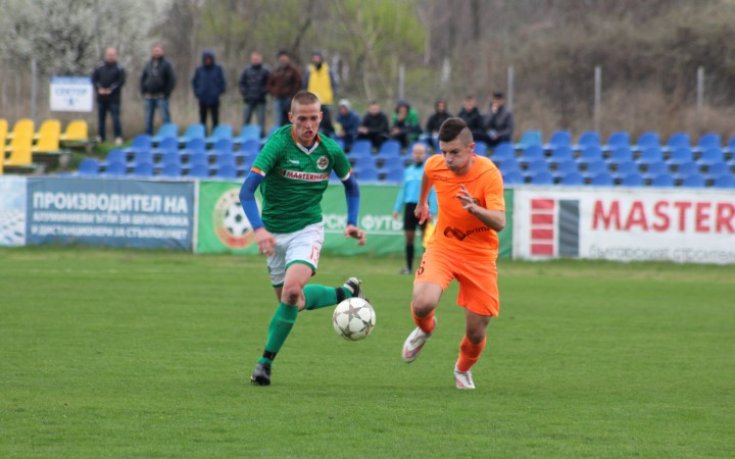 Нефтохимик подписа със свой юноша след само 2 контроли