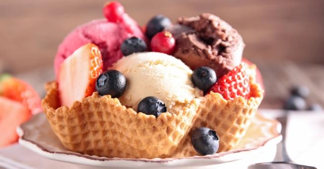 С какво свързвате лятото Плаж море топъл пясък прохладна напитка